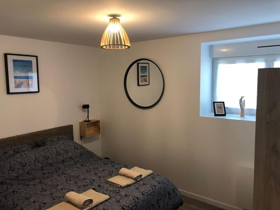Gite De L'Hotel Castel Couvains  Екстериор снимка